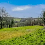 Quiet Valley View Retreat *