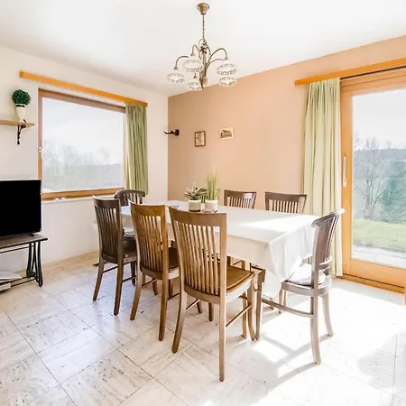 Feriehus Quiet Valley View Retreat *