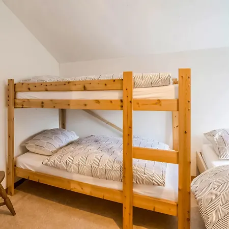 Feriehus Quiet Valley View Retreat *