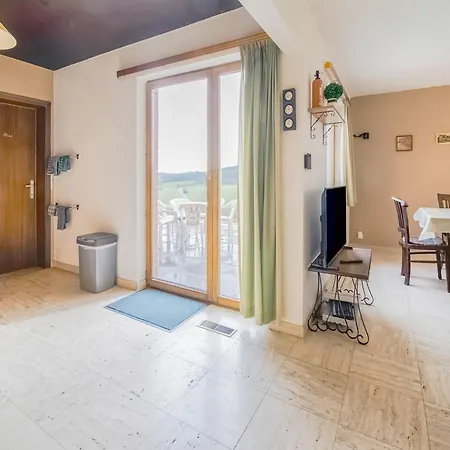 Quiet Valley View Retreat Roy